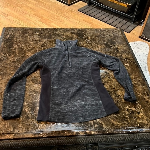 Columbia Tops - Small Columbia pullover black   A331
